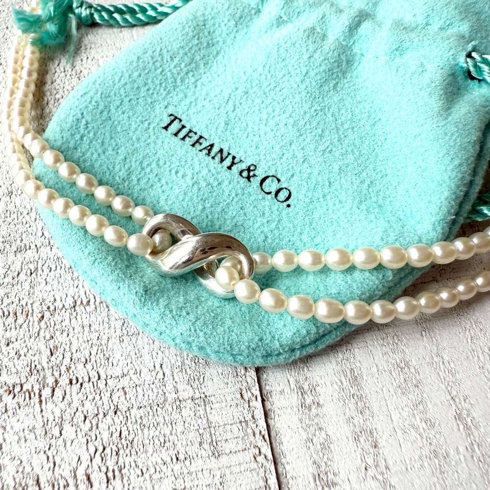 Tiffany & Co. Silver Infinity Cream Pearl Necklace - Picture 4 of 7